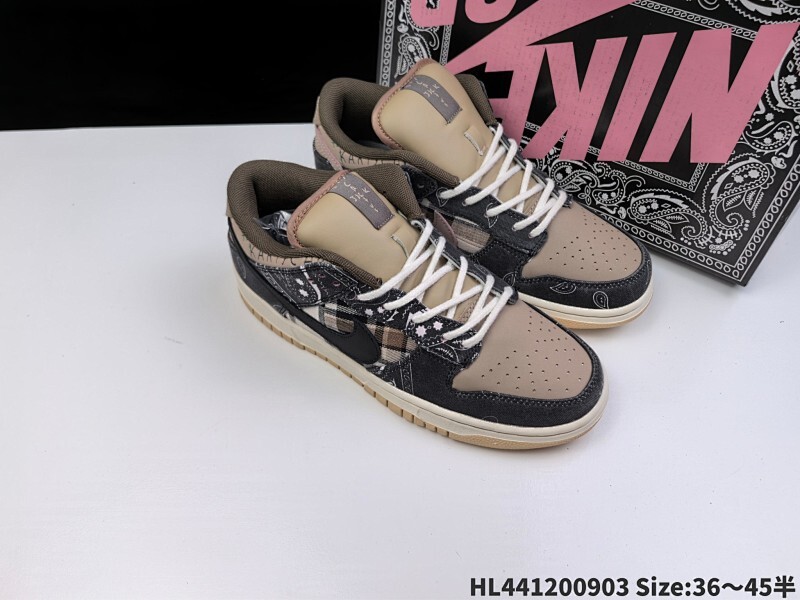 Travis Scott × Nike Dunk SB Low 耐克 SB 低帮 腰花果 继AJ鞋款和AF1鞋款之后，TS和Nike又一个全新的合作鞋款
