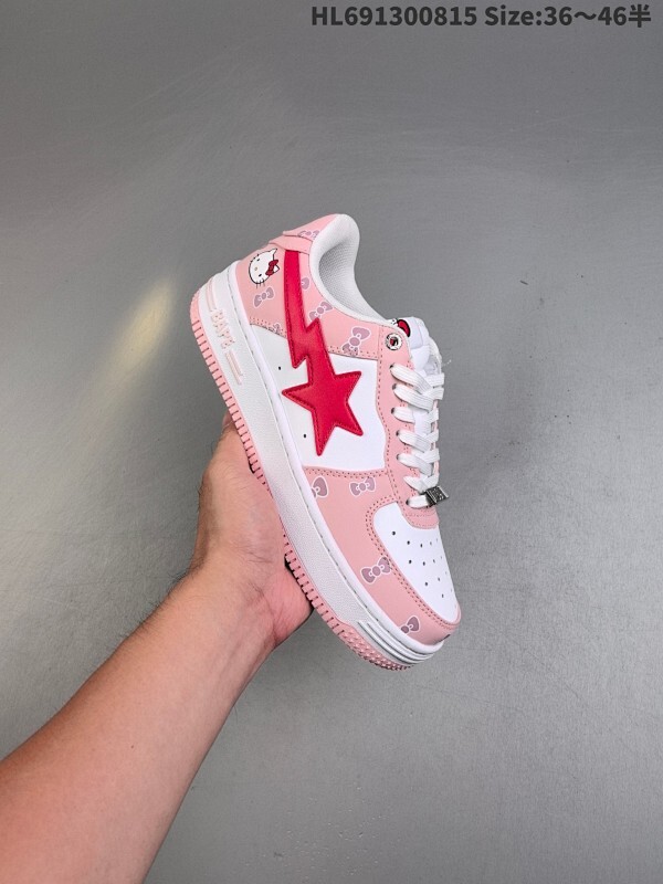 A Bathing Ape/安逸猿 原楦原纸版开发版型，采用硬质磨砂牛巴革组合牛剖革鞋面材质