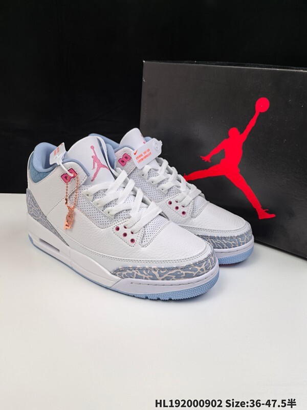 头层带半码 Air Jordan 3 Retro "White And Cobalt Bliss" 钴宝蓝 AJ3 乔丹3代 aj3 乔3 冰蓝粉 乔丹篮球鞋系列 鞋身以纯净的白色皮革为基底