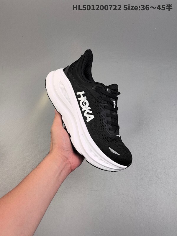 HOKA M BONDI 9 轻盈跑鞋 这个品牌来自于新西兰的毛利语，HOKA表示大地，ONE ONE表示飞越，连起来就是飞越地平线