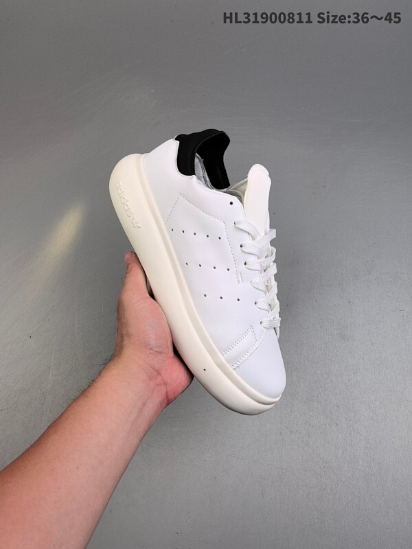 集合  Adidas/阿迪达斯 史密斯面包版系列 男女鞋半码制，采用软质荔枝纹牛剖革鞋面材质