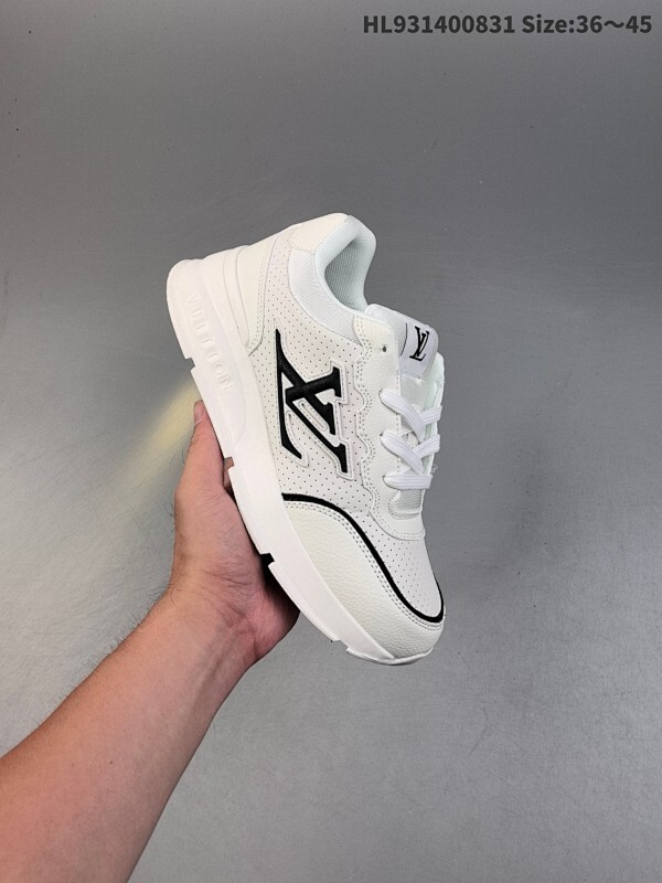 Louis Vuitton  Classic LV路易威登板鞋 小白鞋系列  舒适轻泡大底和百搭性霸屏整个时尚娱乐圈