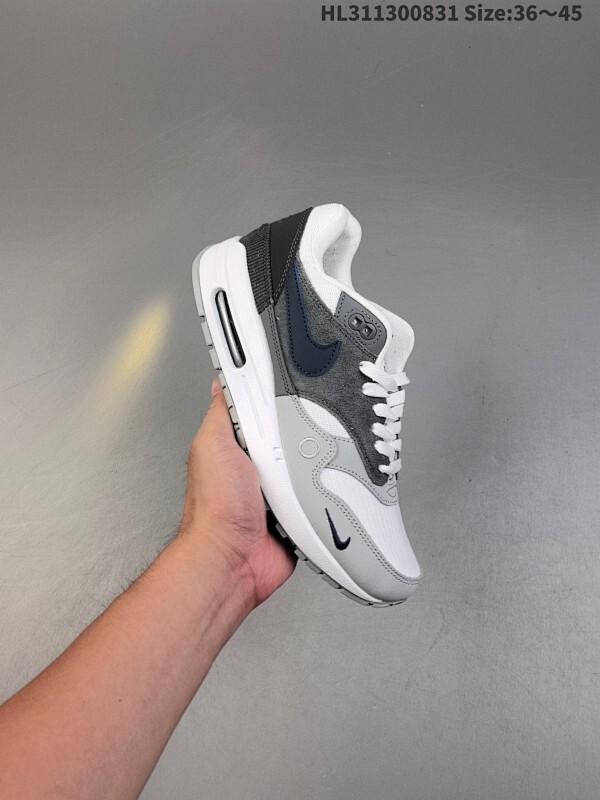 真标✅Nike Air Max 1 耐克气垫 缓震 耐磨运动鞋 鞋身材质均选择皮革 织物 麂皮多种材质覆盖 保证质感的前提下 层次感也相当不错