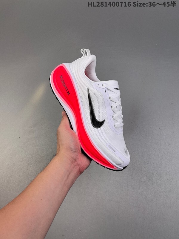 集合  Nike VOMERO  耐克 舒适减震防滑 低帮跑步鞋 全掌ReactX泡绵中底 前掌和后跟还配备了Air Zoom气垫单元