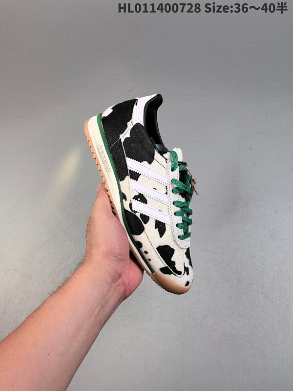 adidas originals SL 72 RTN 复古单品  adidas originals SL 72 RS 防滑 低帮 生活体闲鞋 男女同款简约大方的造型设计，给人以随性闲的时尚格调