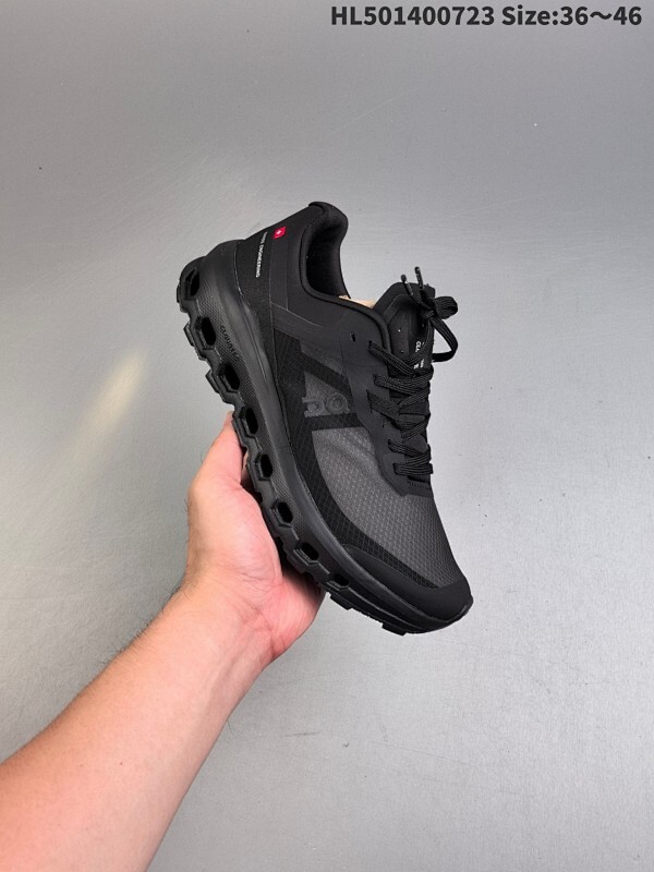 公司级✅On昂跑Cloudvista 2 Waterproof 跑鞋 厚底增高运动老爹鞋。On昂跑 Cloudvista 2跑鞋是瑞士运动品牌On昂跑的最新款越野跑鞋