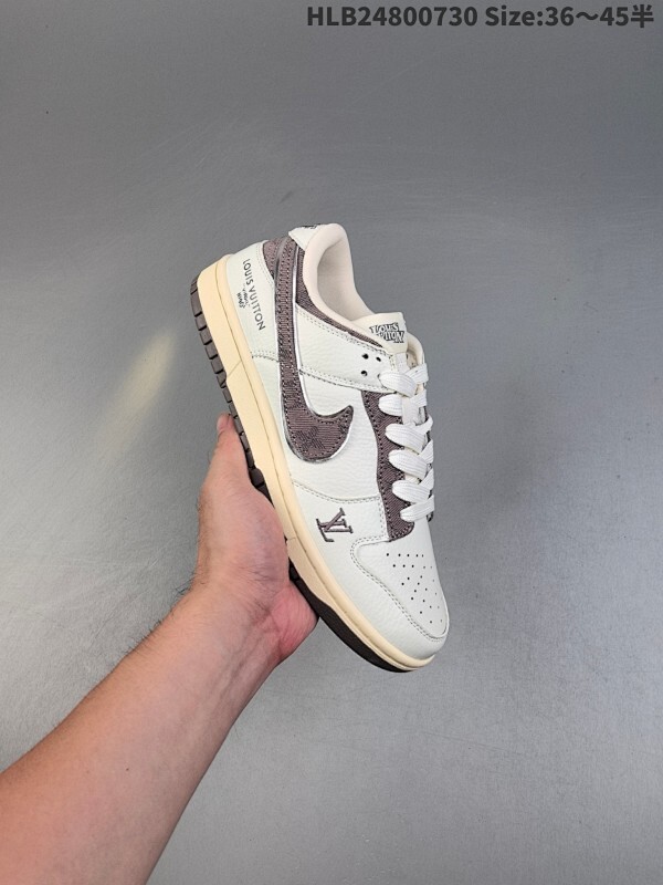 特价福利  NIKE DUNK SB LOW 全新配色  定制Dunk SB顾名思义，具有经典的Dunk血缘，又注入了更多的时尚元素