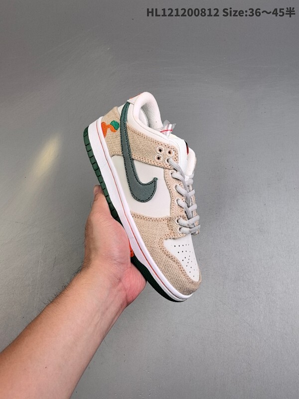 Jarritos x Nike Dunk SB Low 耐克 SB 低帮 米白撕撕乐联名 整双鞋采用白色搭配卡其色覆盖