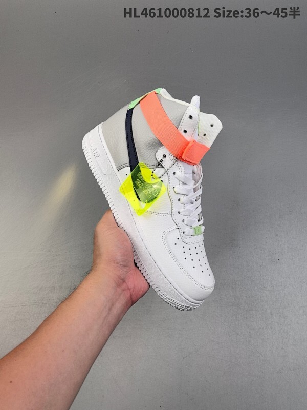 特价福利 真标✅耐克Nike AIR FORCE 1’07空军一号低帮百搭休闲运动板鞋。柔软、弹性十足的缓震性能和出色的中底设计