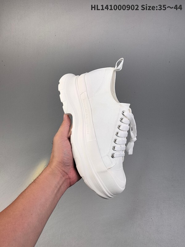 集合  真标✅Alexander McQueen亚历山大麦昆 Tread Slick 帆布 系带 及踝 马丁靴！