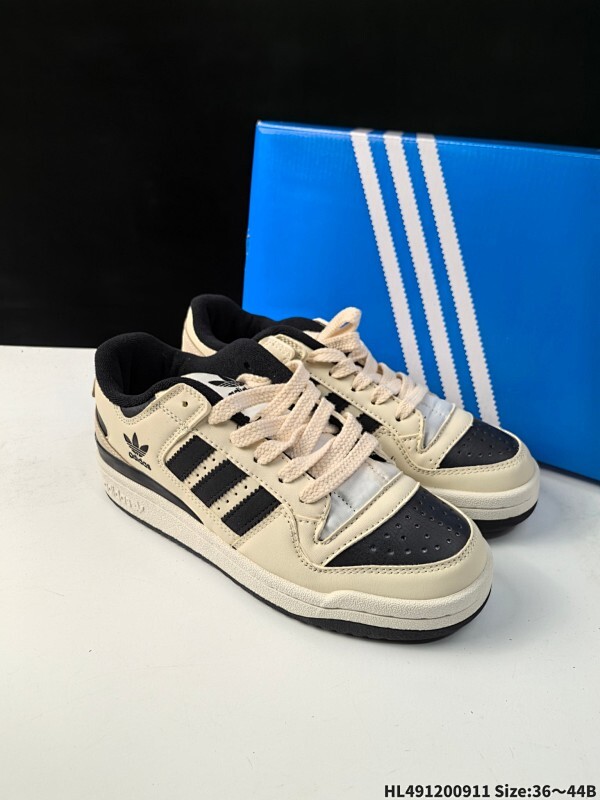 集合一  阿迪达斯adidas Originals Forum 百搭单品  Forum Low入诞生于1984年的经典复古篮球鞋adidas Originals Forum在今年重磅回归
