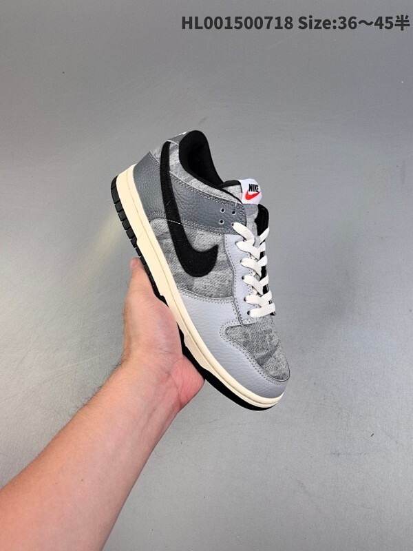 真标带半码 Nike Dunk SB Low SE "Copy/Paste" 耐克 SB 低帮 复古灰色 鞋身选用织布与皮革材质拼接制成