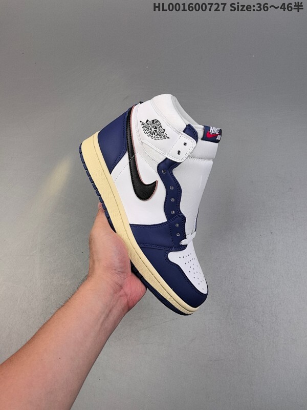 Air Jordan 1 Retro High OG 高帮 蓝白黑 AJ1 乔丹1代 aj1 乔1 高邦 蓝白黑 乔丹篮球鞋系列 鞋