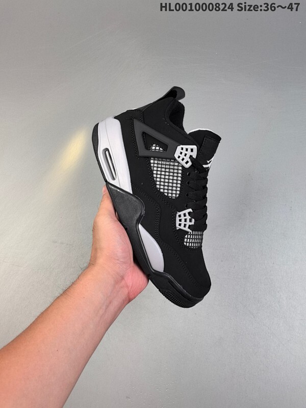 Air Jordan 4 Retro 黑灰雷公 AJ4 乔丹4代 aj4 乔4 黑灰熊猫 乔丹篮球鞋系列 鞋身采用黑色麂皮作为主底色