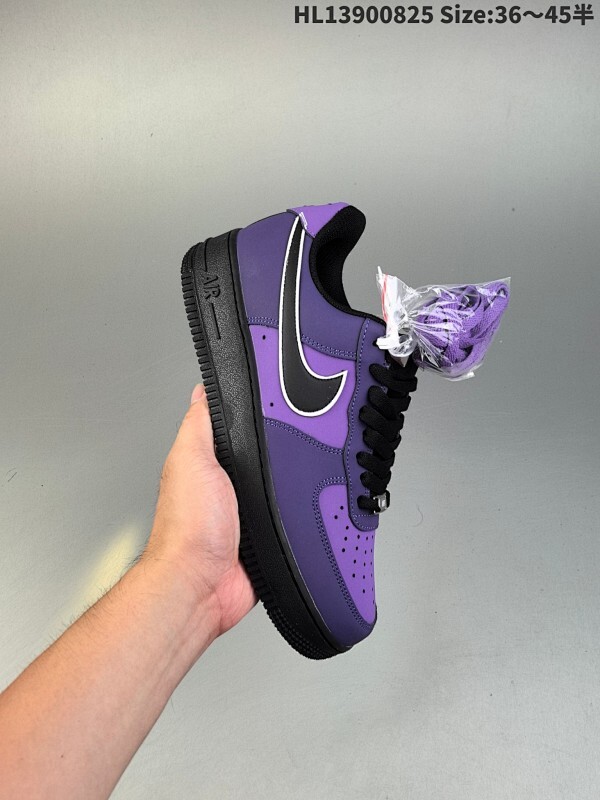 集合二 耐克 Nike Air Force 1 ’07 空军一号低帮百搭休闲运动板鞋。柔软、弹性十足的缓震性能和出色的中底设计