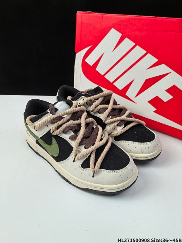 集合二  Nike/耐克 2021版窄楦翘头版型，采用软质荔枝纹牛剖革鞋面材质，鞋垫嵌入缓震EVA物料及缜密拉帮中底布