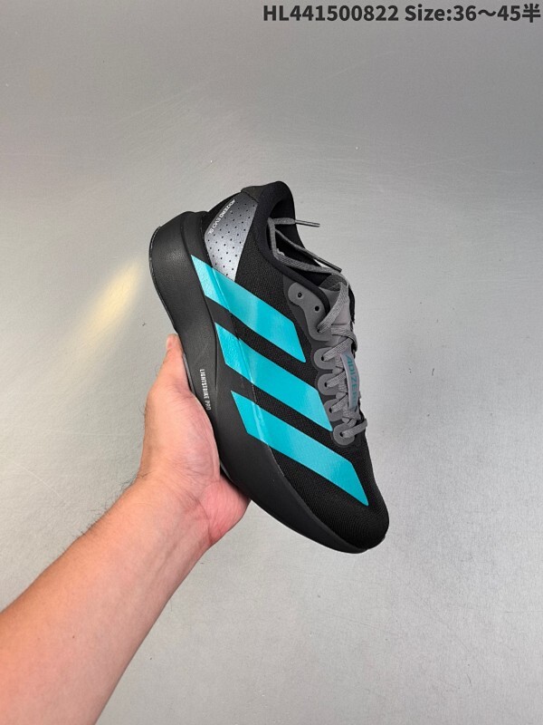 Adidas Adizero Evo SL M 阿迪超轻透气缓震跑鞋 公司版本  整体外观造型与adiZero Adios Pro EVO 1非常相似