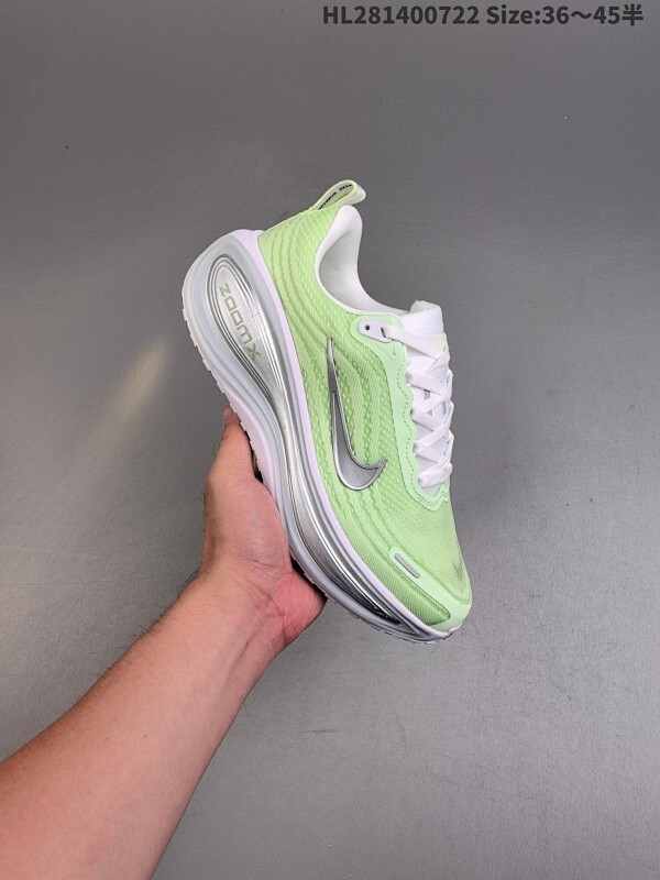 Nike Air Zoom Vomero PLUS 全新科技提前原鞋开发 运动跑鞋  必定是官方强力主推款式