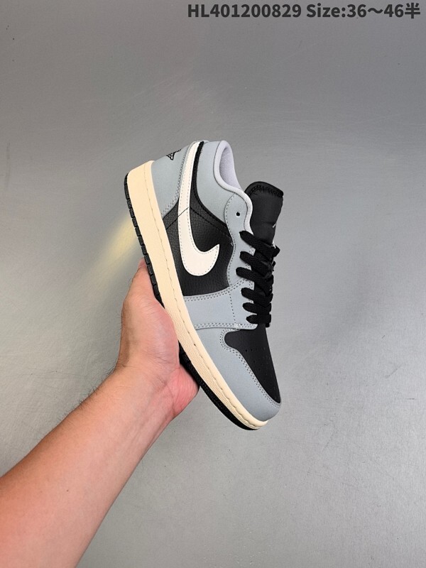 耐克 乔丹Air Jordan 1 Low AJ1 乔1  乔丹1代aj1  低帮复古文化休闲运动篮球鞋。该鞋款从 1985 年元年款汲取设计灵感