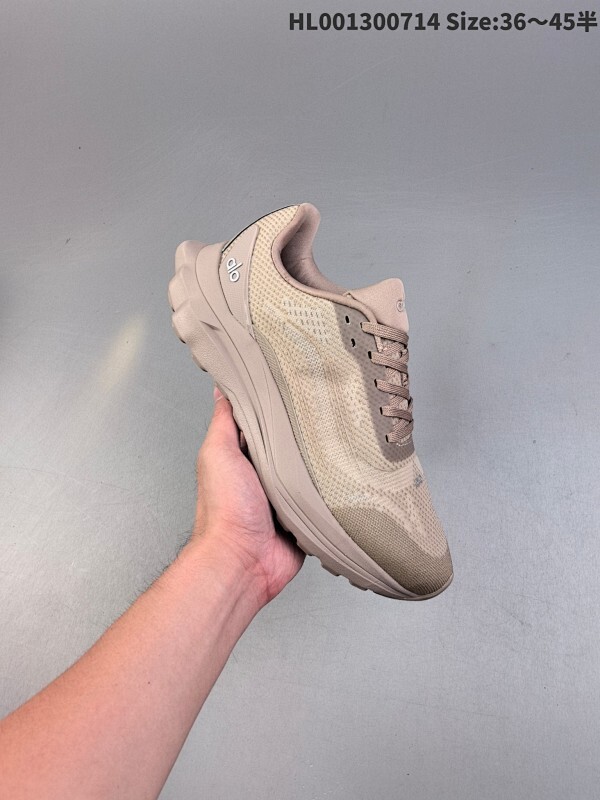 Alo Yoga Alo Runner 低帮 灰褐色 男女同款 舒适简约防滑耐磨低邦板鞋 极具辨识度的设计