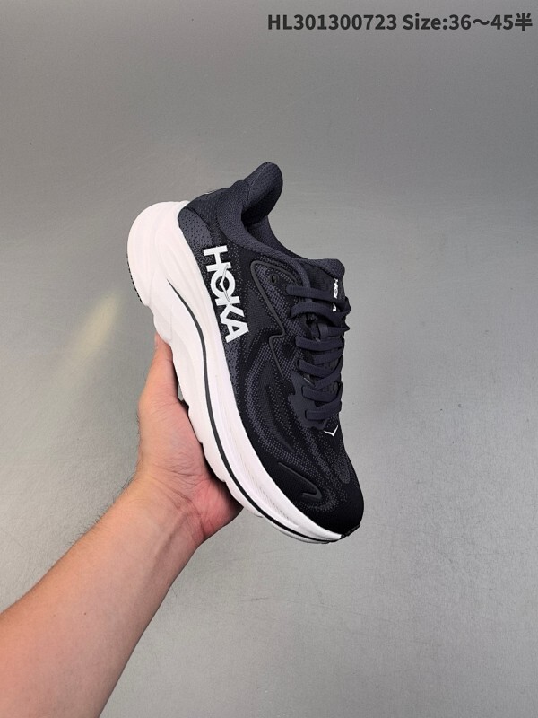 HOKA M BONDI 10 轻盈跑鞋 这个品牌来自于新西兰的毛利语，HOKA表示大地，ONE ONE表示飞越，连起来就是飞越地平线