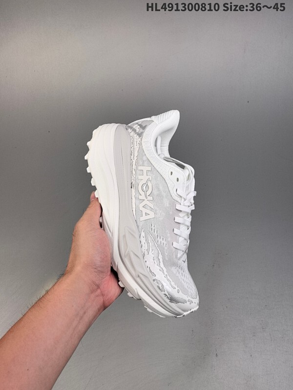 集合 小红书推荐HOKA M KAWANA 7 全新配色 这个品牌来自于新西兰的毛利语，HOKA表示大地