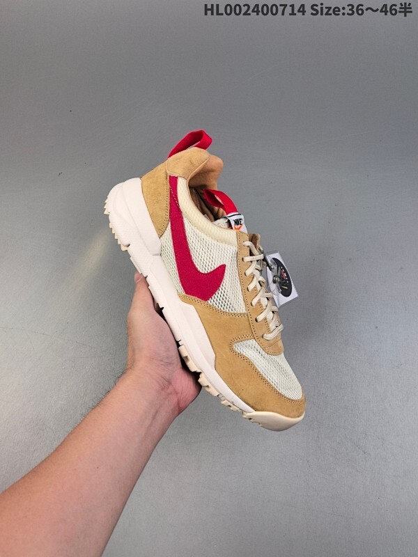 Tom Sachs x Nike Craft Mars Yard 2.0 耐克 低帮 宇航员黄白红 早在2012 年，Nike曾携手艺术家
