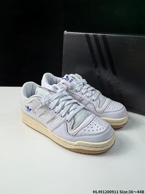 集合二 阿迪达斯adidas Originals Forum 百搭单品  Forum Low入诞生于1984年的经典复古篮球鞋adidas Originals Forum在今年重磅回归