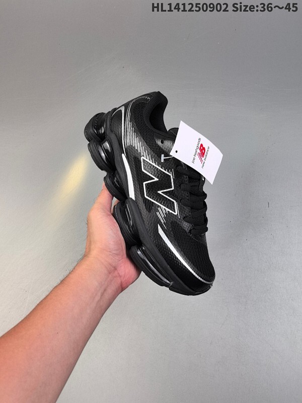 New Balance 新百伦 NB2000 网面休闲鞋  复古还要机能，NB官方重磅新品。一款融合复古设计与现代科技的跑鞋