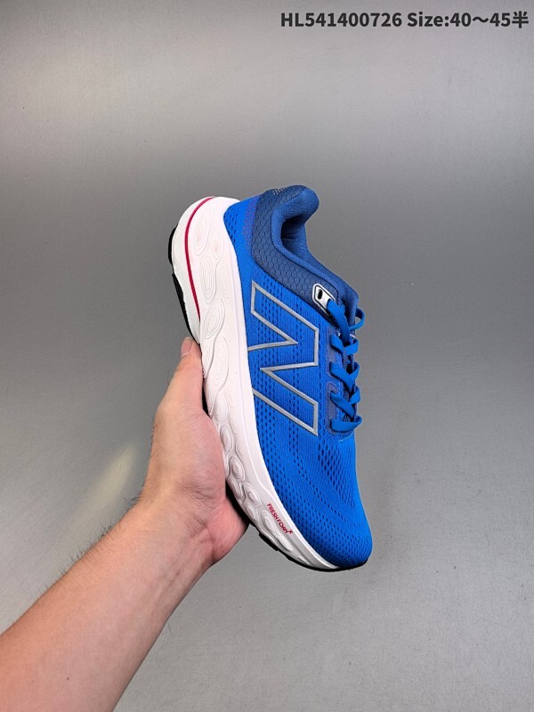 集合 New Balance NB FuelCell  Supercomp NB跑步鞋  FuelCell SuperComp Trainer采用FuelCell中底