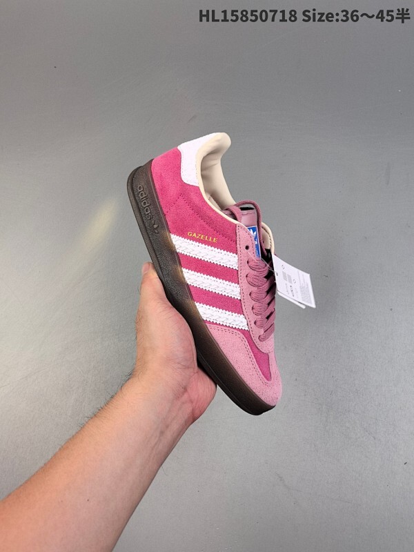 AD Gazelle Indoor Trainers 羚羊内训系列低帮复古百搭休闲运动德训风板鞋 草莓熊 IF1809 90年代经典的复刻版