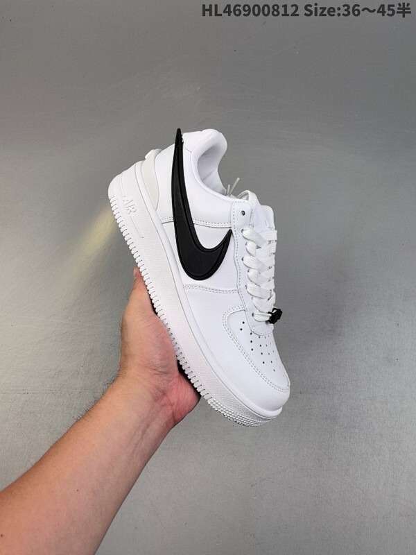 集合福利特价  耐克 空军一号 AF1 低帮休闲板鞋 Ambush x Nk Air Force 1'07 Low SP 空军一号联名标志性的Swoosh延伸至鞋跟之外