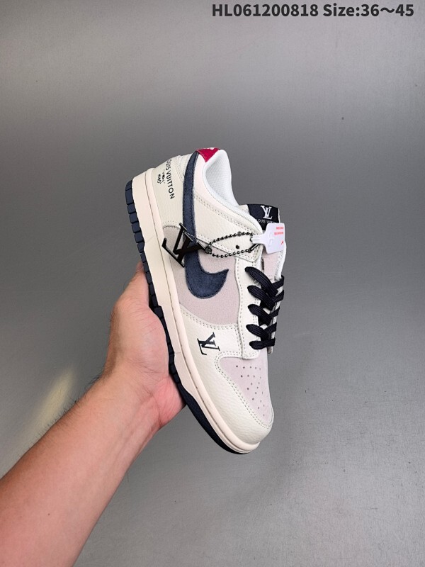 集合一  Stussy x Nike Dunk SB Low 斯图西 x 耐克 SB 低帮 联名米白灰 鞋身以米白色作为主色调