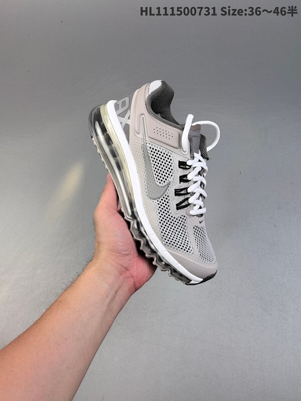 公司级✅Nike Air Max 2013 联名气垫跑鞋  整体依旧以Stussy标志性的麻布编织材质覆盖 鞋身大面积采用了网眼材质为主 并且后跟部分还带有反勾Swoosh点缀