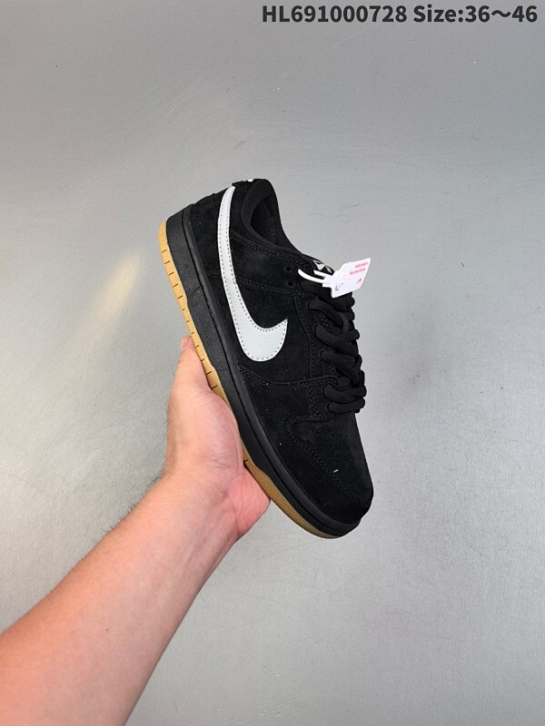 耐克 Nike Sb Dunk Low Pro 男女同款运动鞋复古板鞋，尽情迈步，彰显个性风采