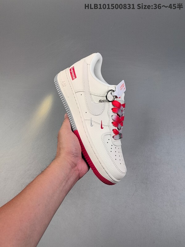 集合 特价福利✅耐克Nike AIR FORCE 1’07空军一号低帮百搭休闲运动板鞋。柔软、弹性十足的缓震性能和出色的中底设计