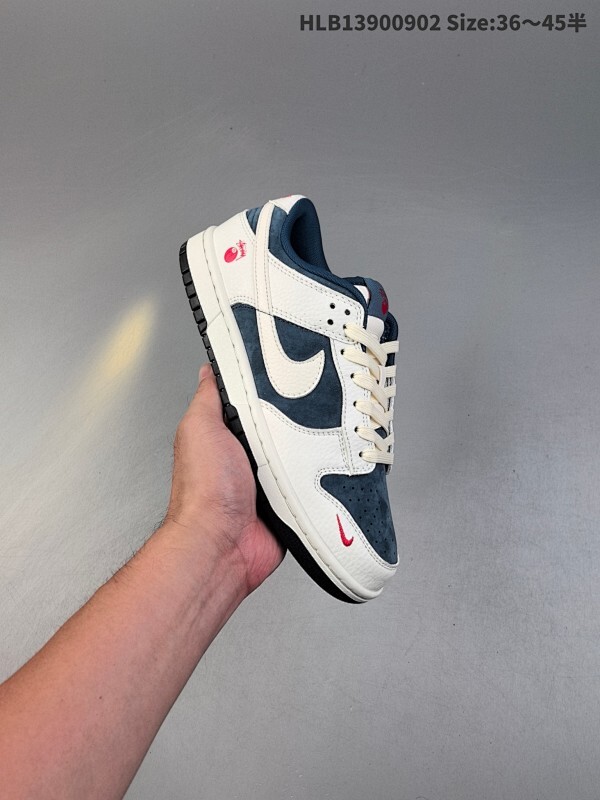 特价 NIKE DUNK SB LOW 全新配色 蛇年 定制Dunk SB顾名思义，具有经典的Dunk血缘，又注入了更多的时尚元素。相较于普通的Dunk滑板鞋