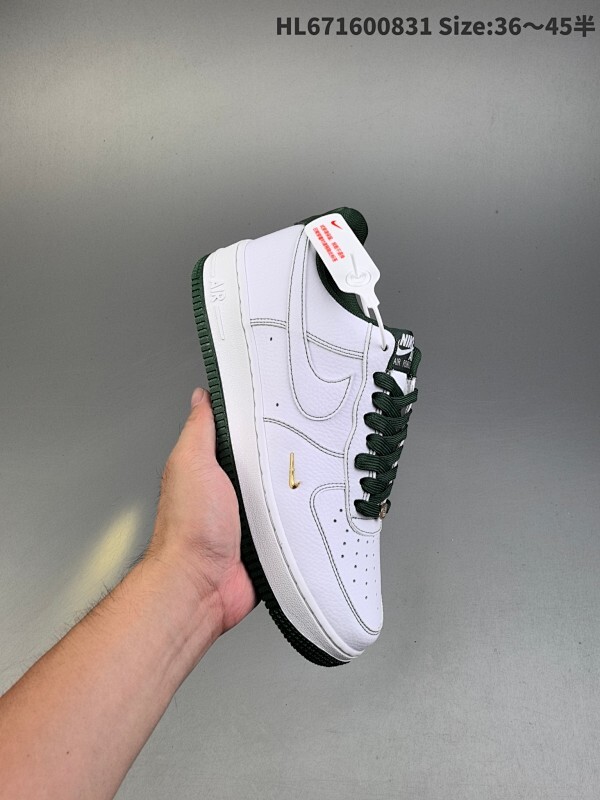 集合  公司级✅耐克Nike AIR FORCE 1’07空军一号低帮百搭休闲运动板鞋。柔软、弹性十足的缓震性能和出色的中底设计