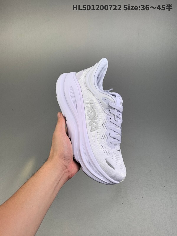 集合120 HOKA M BONDI 9 轻盈跑鞋 这个品牌来自于新西兰的毛利语，HOKA表示大地，ONE ONE表示飞越，连起来就是飞越地平线