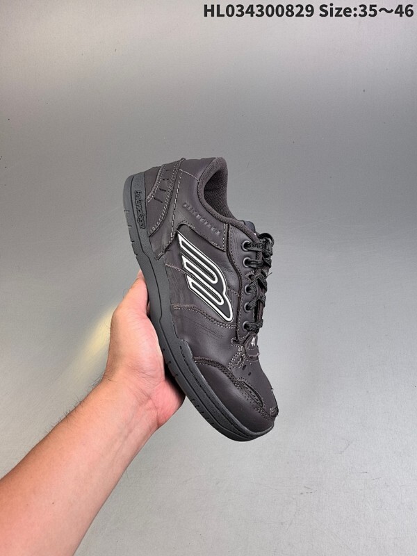 Balenciaga巴黎世家16代  原纸板楦头开发 公司级版本  原盒原配 正确字体电绣 粗细、位置、大小正确 侧边TPU 透气孔匹配意产原版