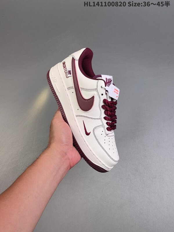 ✅耐克Nike Air Force 1 Low 双勾 空军一号低帮百搭休闲运动板鞋。柔软、弹性十足的缓震性能和出色的中底设计