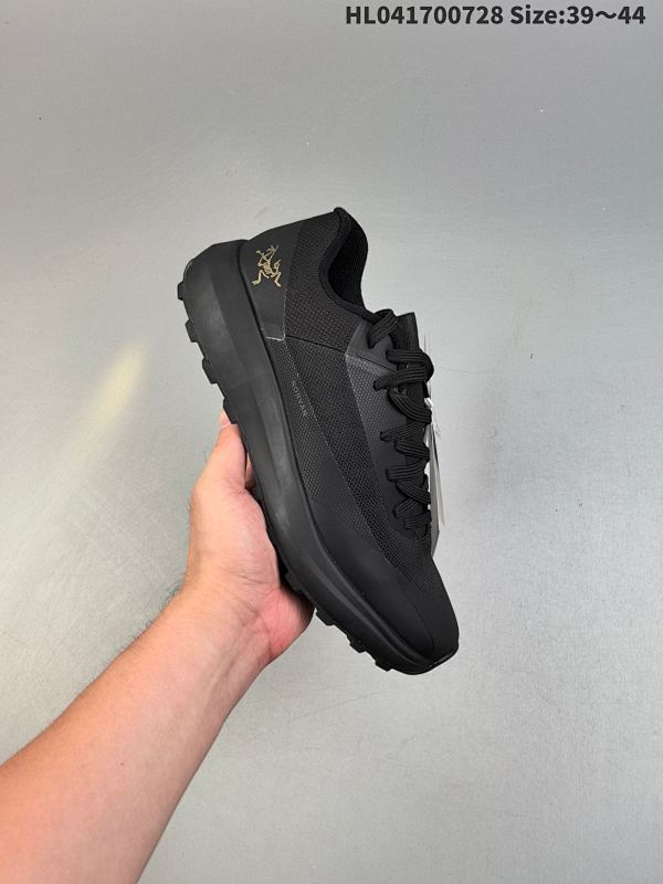 集合 Arcteryx KONSEAL LTW  始祖鸟 此款鞋采用近几年比较流行的版型设计，外观时尚大气