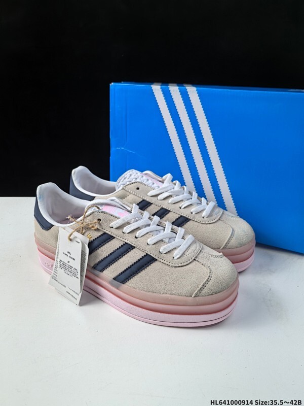 集合一 ✅Adidas Originals Gazelle Bold W 羚羊松糕系列“翻毛黑白生胶底” 三叶草厚底休闲防滑耐磨低帮板鞋 鞋头出色设计 塑就出众贴合感