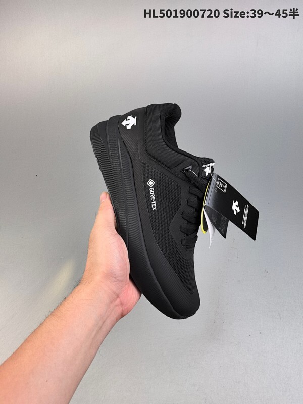 集合  【迪桑特】DESCENTE迪桑特 BOA DUALIS 时尚休闲运动覆盖防水男子越野跑鞋  DESCENTE（迪桑特）创立于1935年