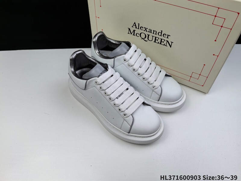 集合三 意大利高奢品牌Alexander McQueen亚历山大·麦昆 Sole Leather Sneakers低帮时装厚底休闲运动小白鞋！