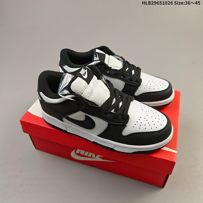 集合65 NIKE DUNK SB LOW 定制dunk 定制Dunk SB顾名思义，具有经典的Dunk血缘，又注入了更多的时尚元素。相较于普通的Dunk滑板鞋，改良版的Dunk SB加厚了鞋舌的