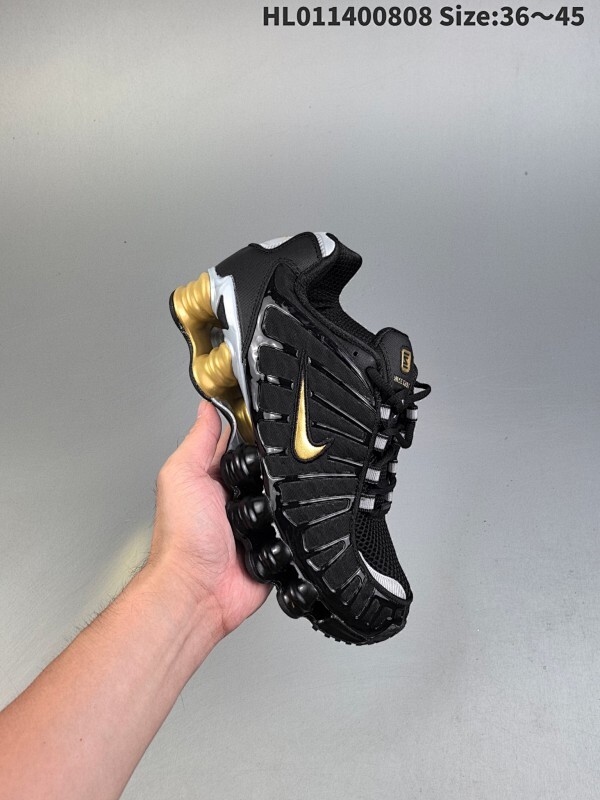 集合一 Nike Shox TL NOVY 全掌气柱缓震休闲运动跑步鞋 令机械力学缓震性能跃升新层次。采用透气网眼鞋面和全掌型