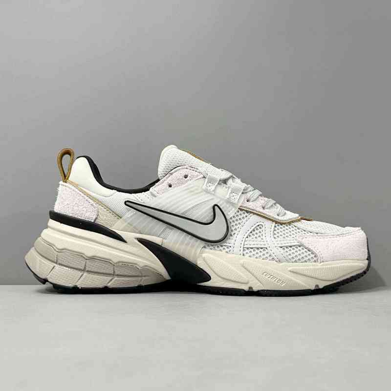 DJ版本 灰白黑FN6703-002 耐克Nike V2K Run 轻便耐磨时尚亮色舒适织物皮革减震防滑耐磨低帮休闲跑步鞋 男女鞋