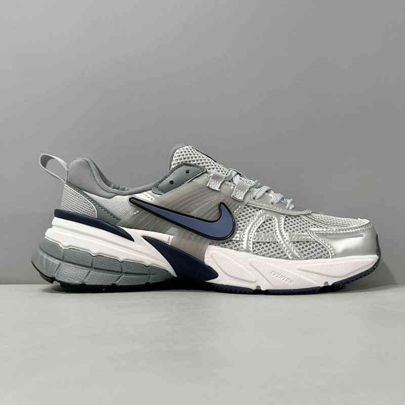 DJ版本 灰银色HJ4497-002 Nike V2K Run“Wolf Grey/Midnight Navy”舒适百搭 低帮Y2K复古跑步鞋 男女同款 灰银色