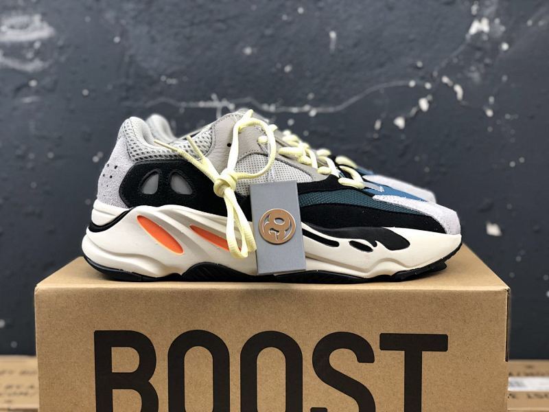 OG版本 原色 椰子700  yeezy 700.巴斯夫，椰子700 巴斯夫，全码出货  36--48半码 优势放店